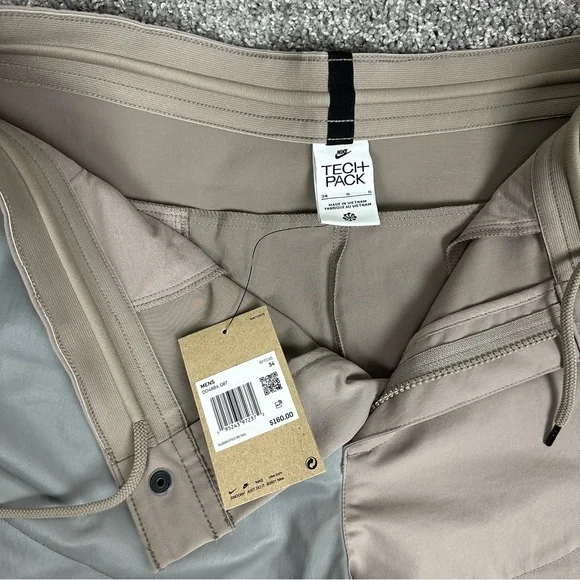 Nike Sportswear Tech Pack Mens Reflective Cargo Pants Size 34 Large DO4884-087 - Picture 14 of 15